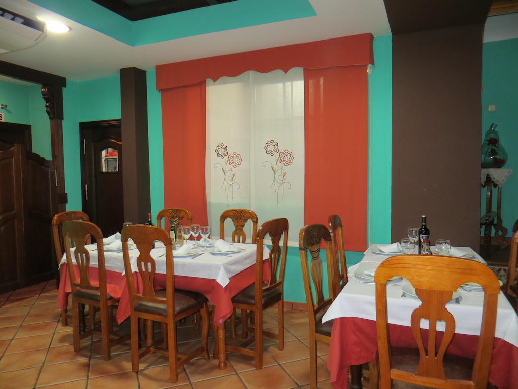Hostal Restaurante Reina El Tejar Exterior foto